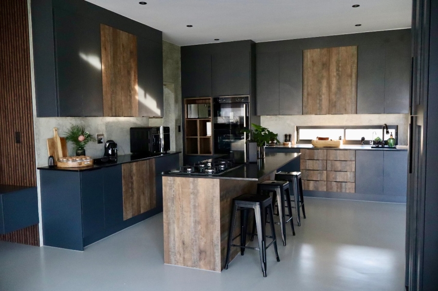 5 Bedroom Property for Sale in Cashan North West